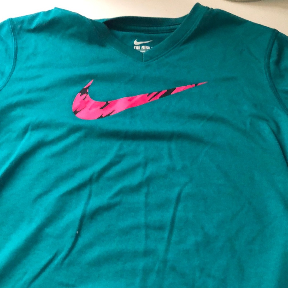 Nike tee